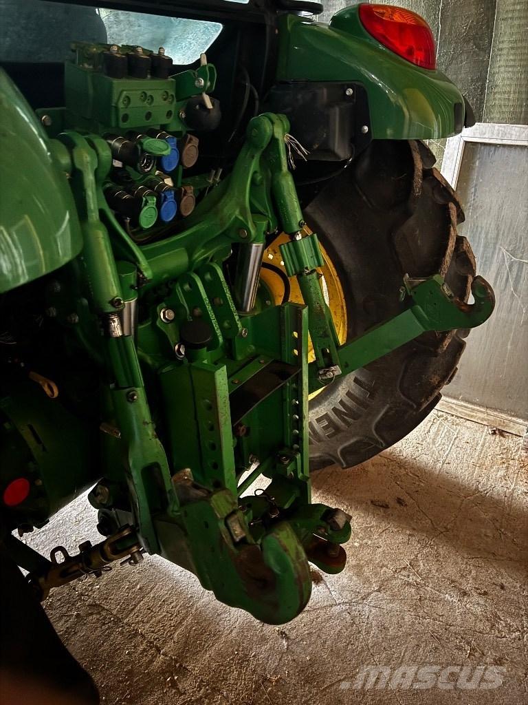 John Deere 5100 M Трактори