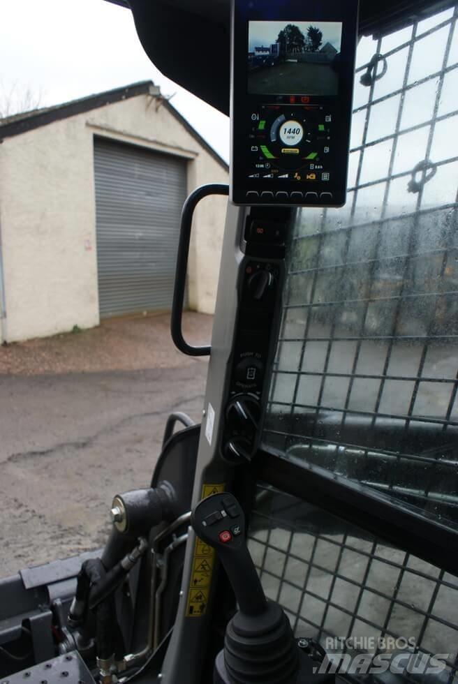 New Holland L 318 Мини товарачи