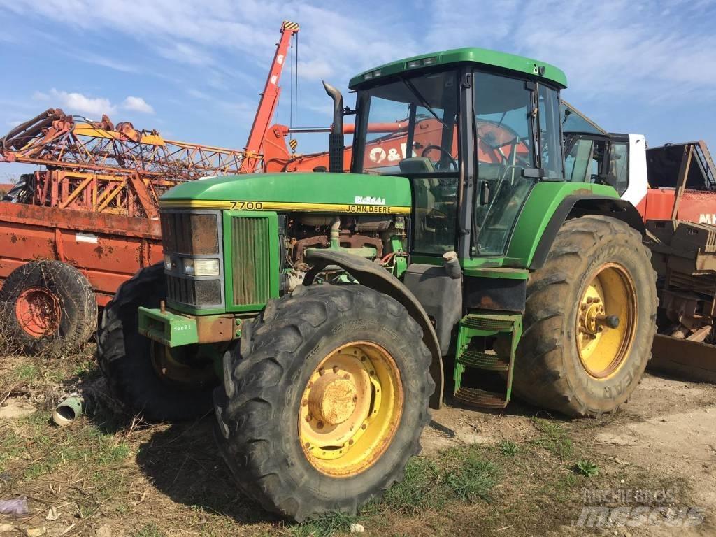 John Deere 7700 Трактори
