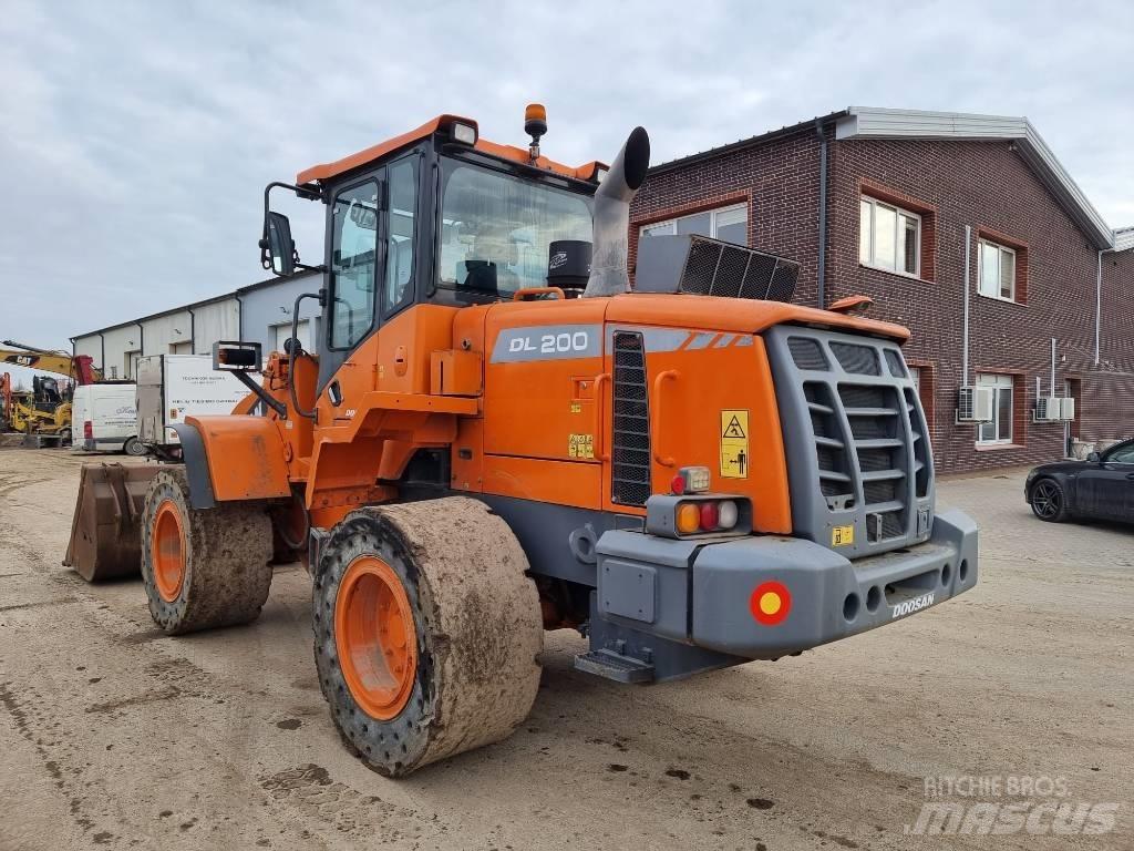 Doosan DL 200-3 Колесни товарачи