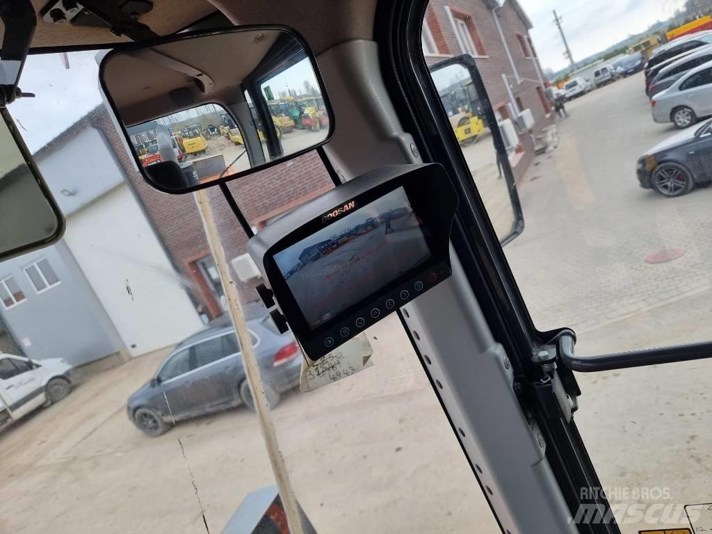 Doosan DL 200-3 Колесни товарачи