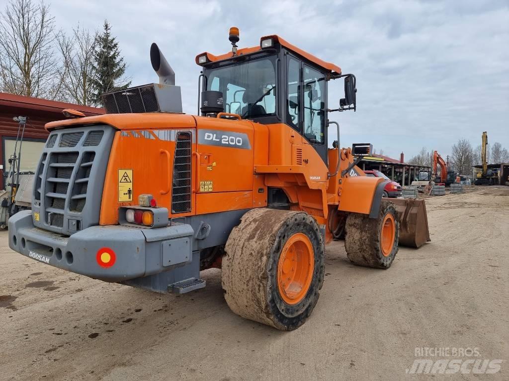 Doosan DL 200-3 Колесни товарачи