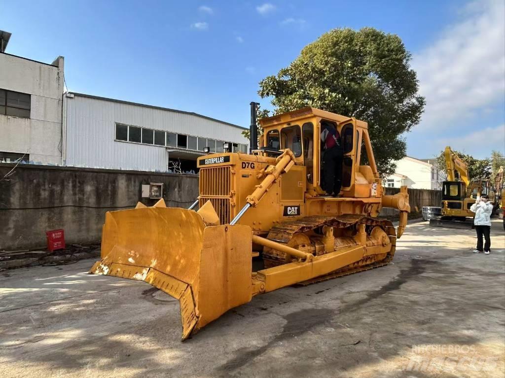 CAT D 7 G Верижни булдозери
