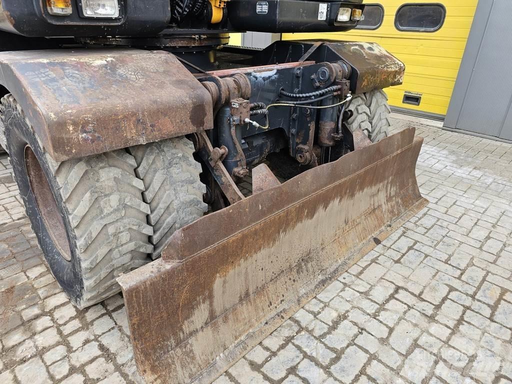 Hyundai R140W-7A Колесни екскаватори