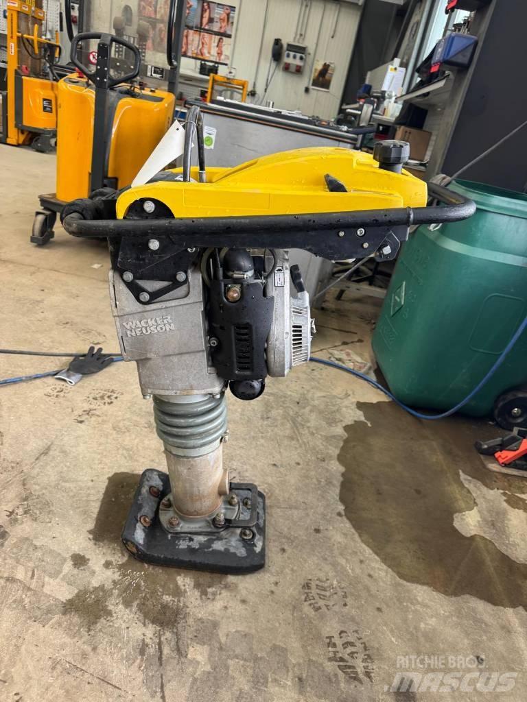 Wacker Neuson BS50-2 Пробки