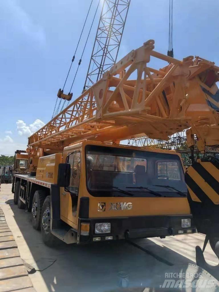 XCMG 50 Верижни кранове
