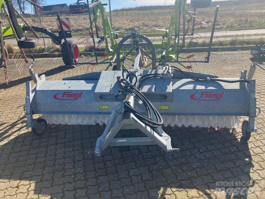 Fliegl Kost 2,8 m. Други аксесоари за трактори
