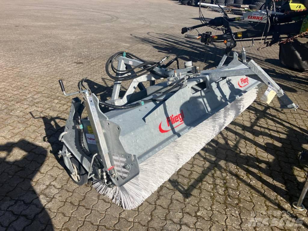 Fliegl Kost 2,8 m. Други аксесоари за трактори