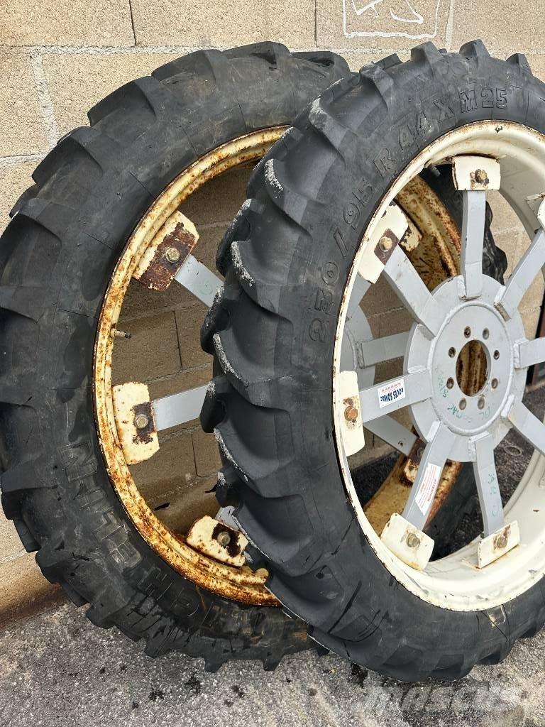 Michelin 230/95R48 Колелета/Гуми