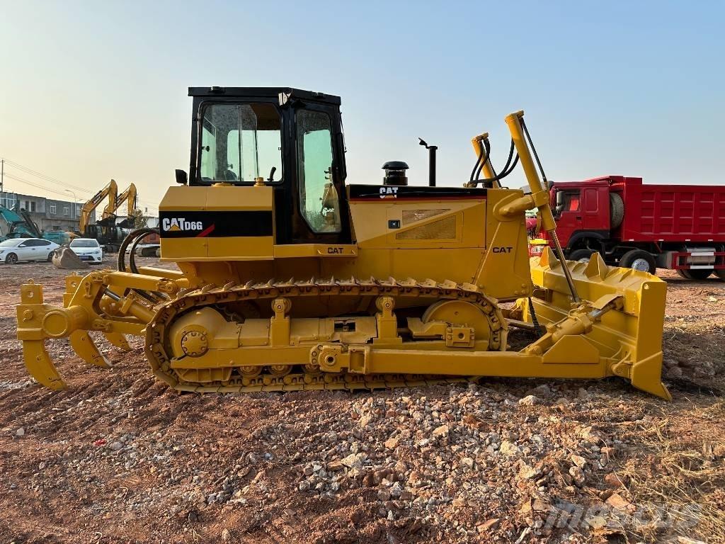 CAT D6G Верижни булдозери
