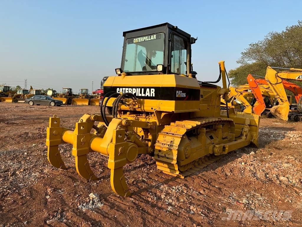 CAT D6G Верижни булдозери
