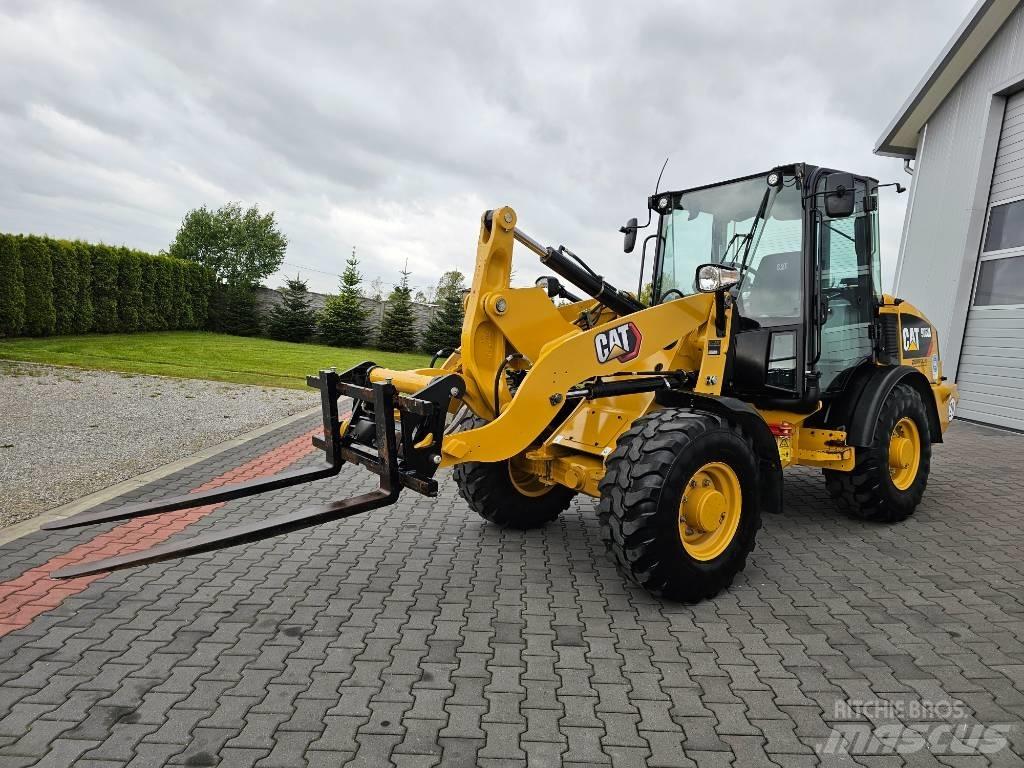 CAT 906 M Колесни товарачи