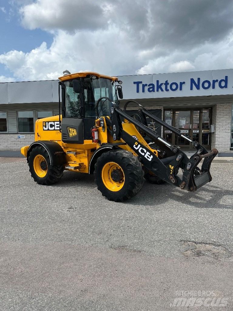 JCB 411 HT 6400 Tim Колесни товарачи