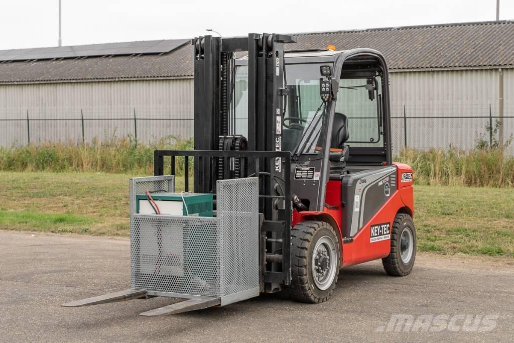 Manitou ME 450 Електрически вилични кари-повдигачи