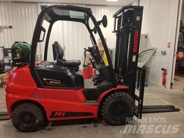 Manitou MI25G Камиони за херавни местности