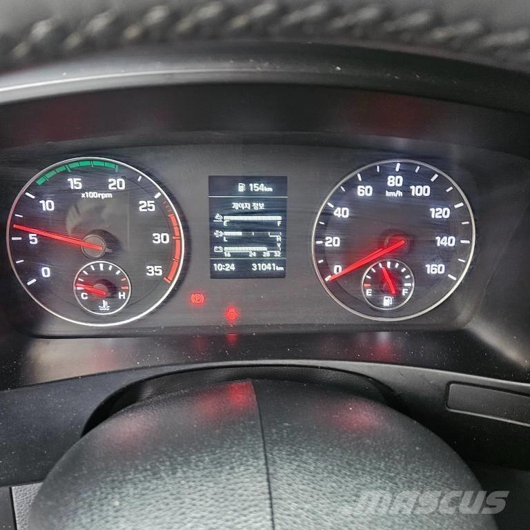 Horyong SKY320 Моторизирани платформи с талига