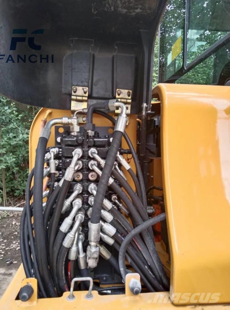 XCMG XE 60 DA Верижен екскаватор