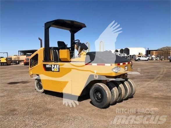 CAT CW14 Пневматични гумени  ролки
