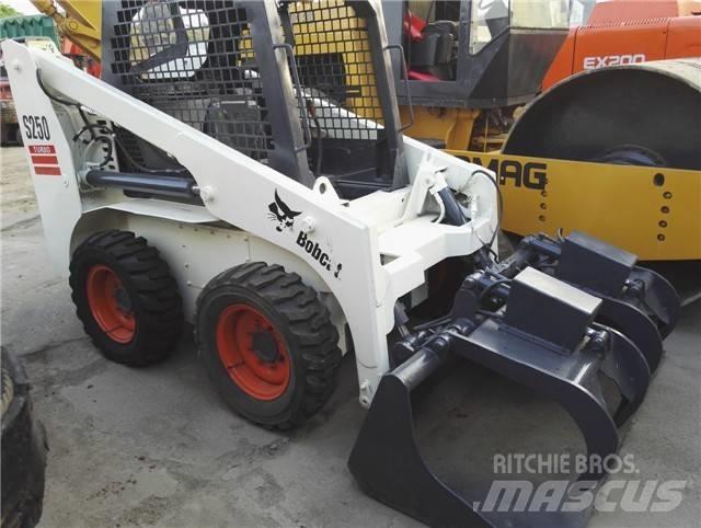 Bobcat S 250 Мини товарачи

