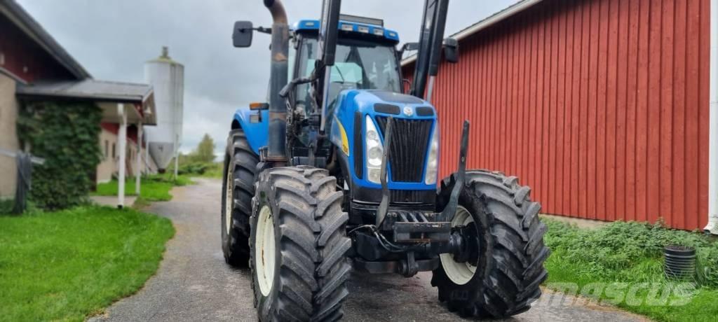 New Holland T 8040 Трактори