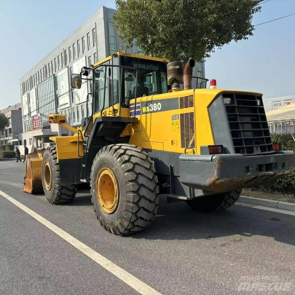 Komatsu 380-6 Колесни товарачи