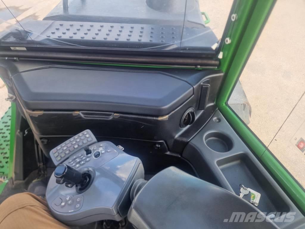 John Deere 1110G Форуардери