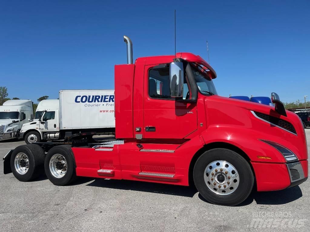 Volvo VNL64T300 Влекачи