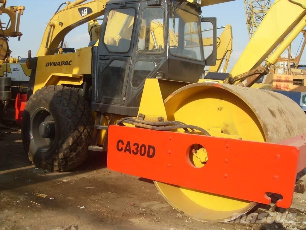 Dynapac CA 30 D Еднобарабанни ролки
