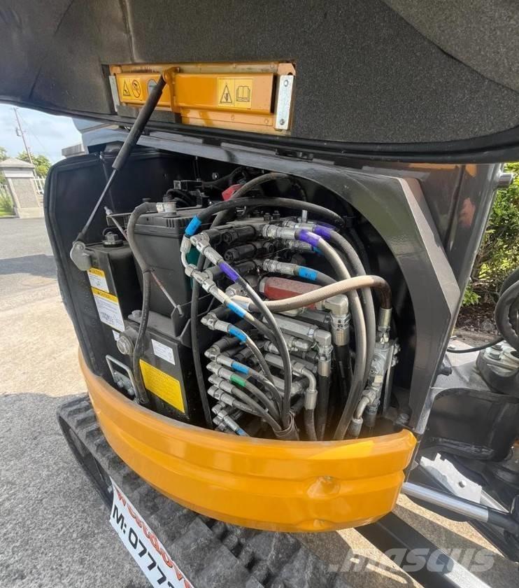 Kato HD27V4 Средни екскаватори 7т - 12т