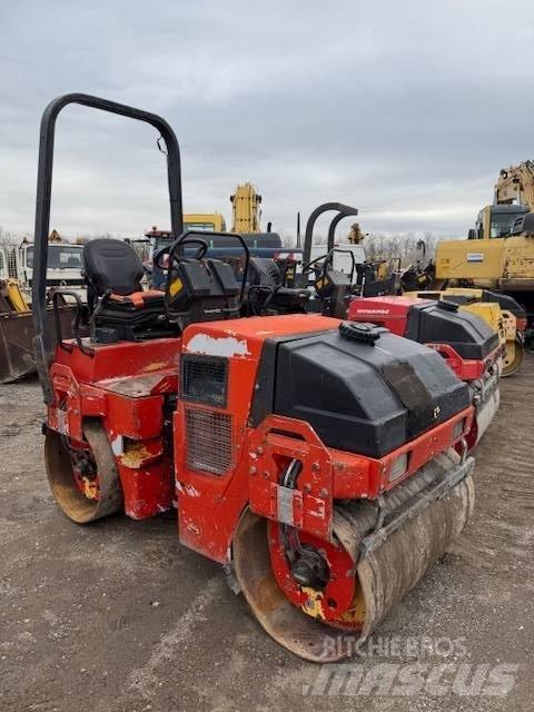 Dynapac CC 122 Двойни барабанни ролки

