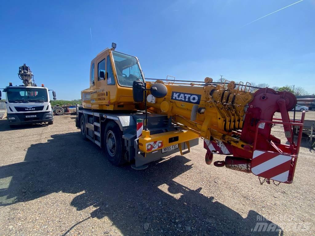 Kato CR 200 Ri Всъдеходни кранове