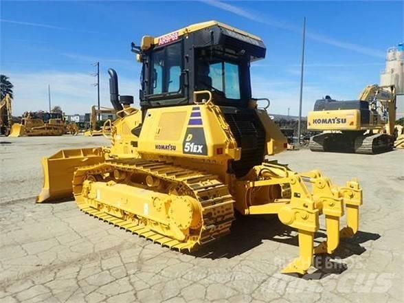 Komatsu D51EXi-24 Верижни булдозери
