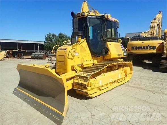 Komatsu D51EXi-24 Верижни булдозери
