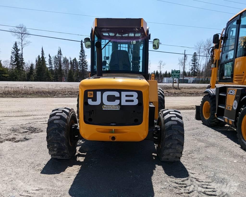 JCB 940 RTFL Камиони за херавни местности