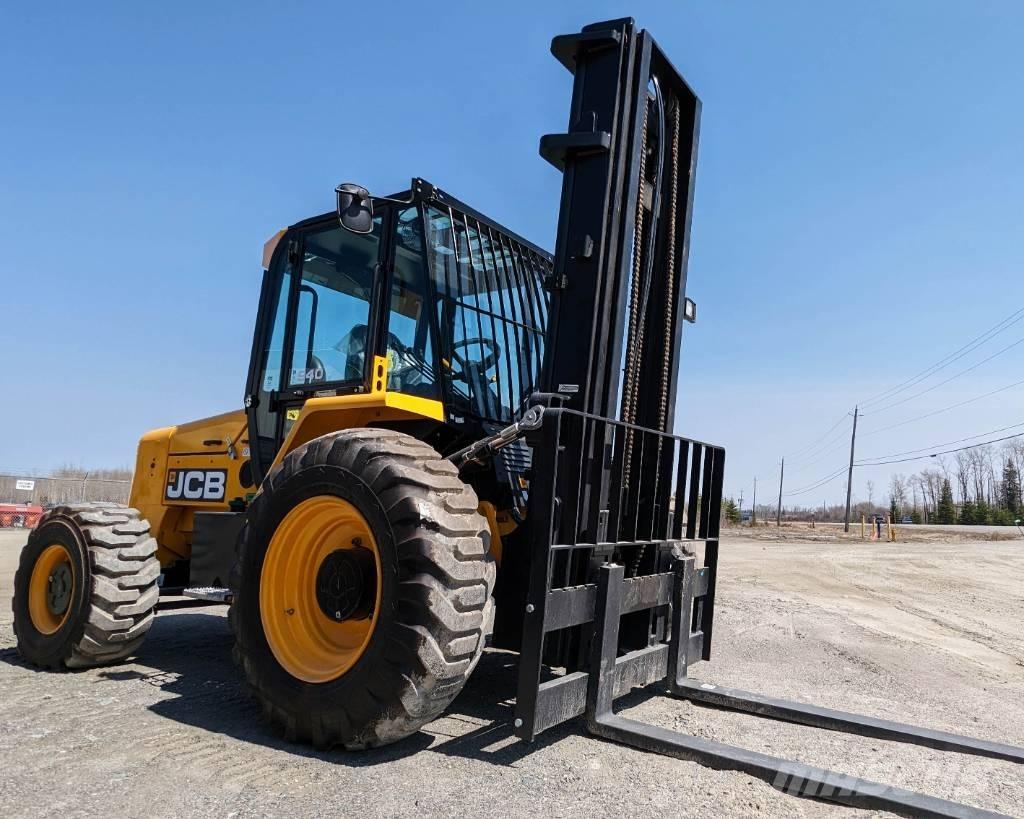 JCB 940 RTFL Камиони за херавни местности