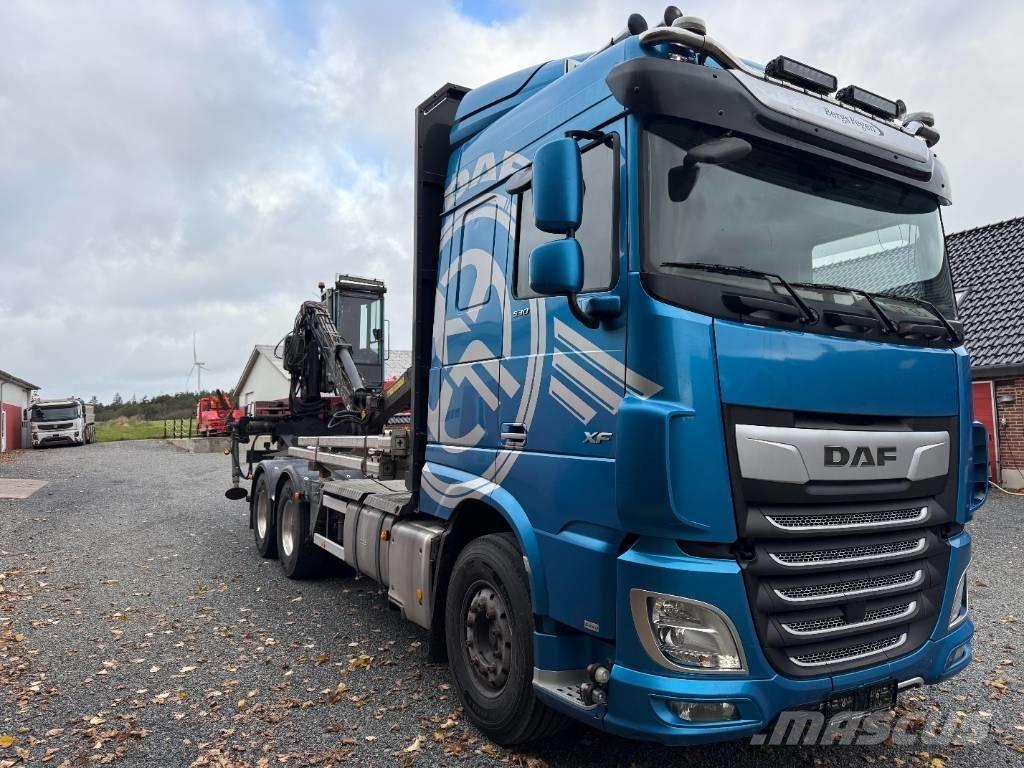 DAF XF 530 6x4 Камиони за превоз на горски машини
