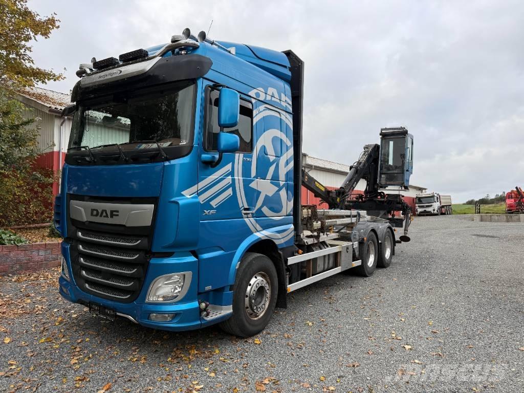 DAF XF 530 6x4 Камиони за превоз на горски машини
