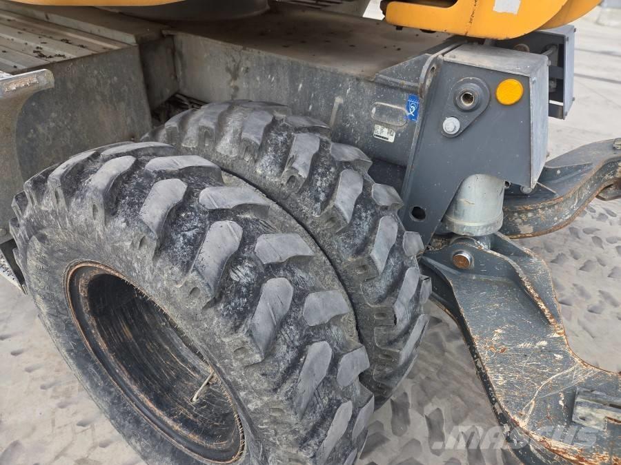 Liebherr 912 COMPACT Колесни екскаватори