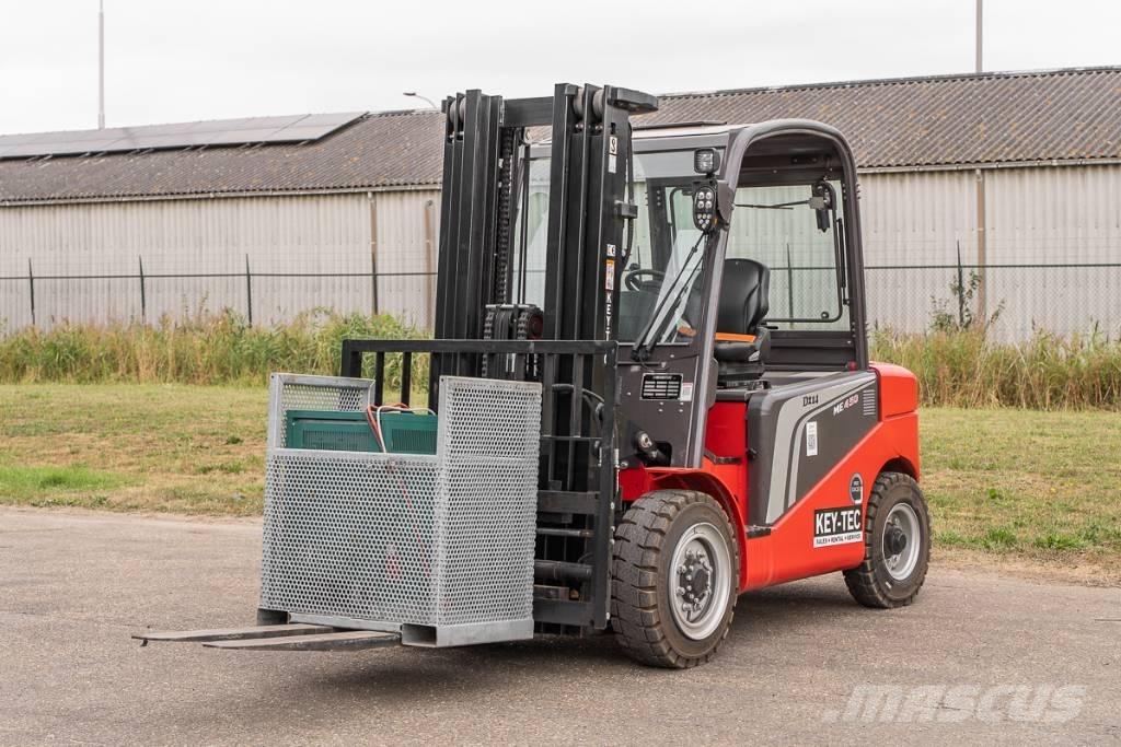 Manitou ME 450 Електрически вилични кари-повдигачи