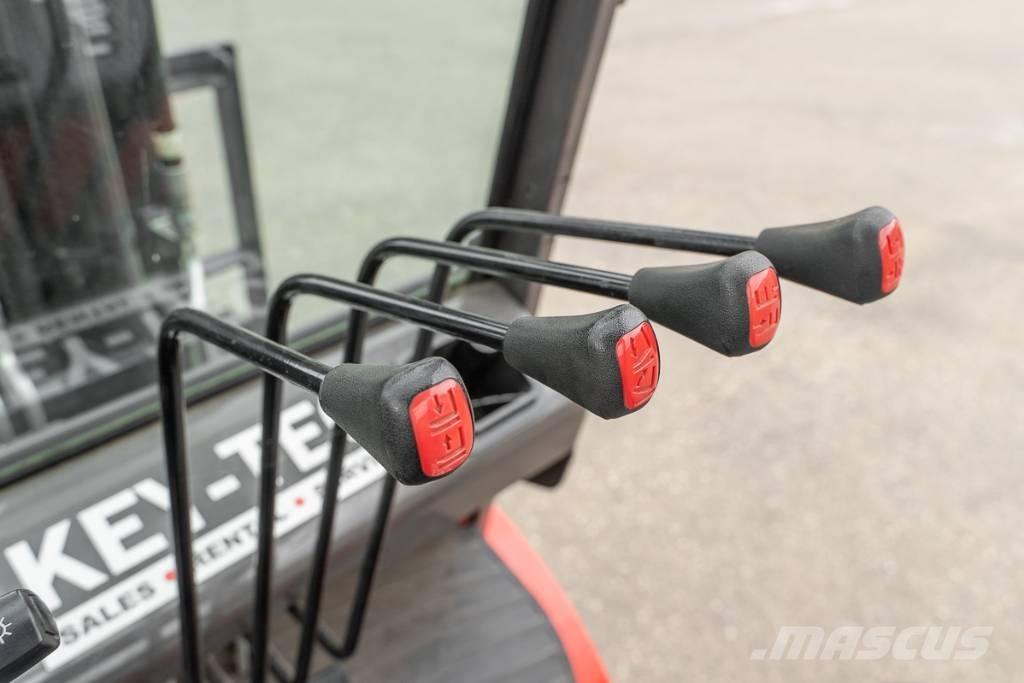 Manitou ME 450 Електрически вилични кари-повдигачи