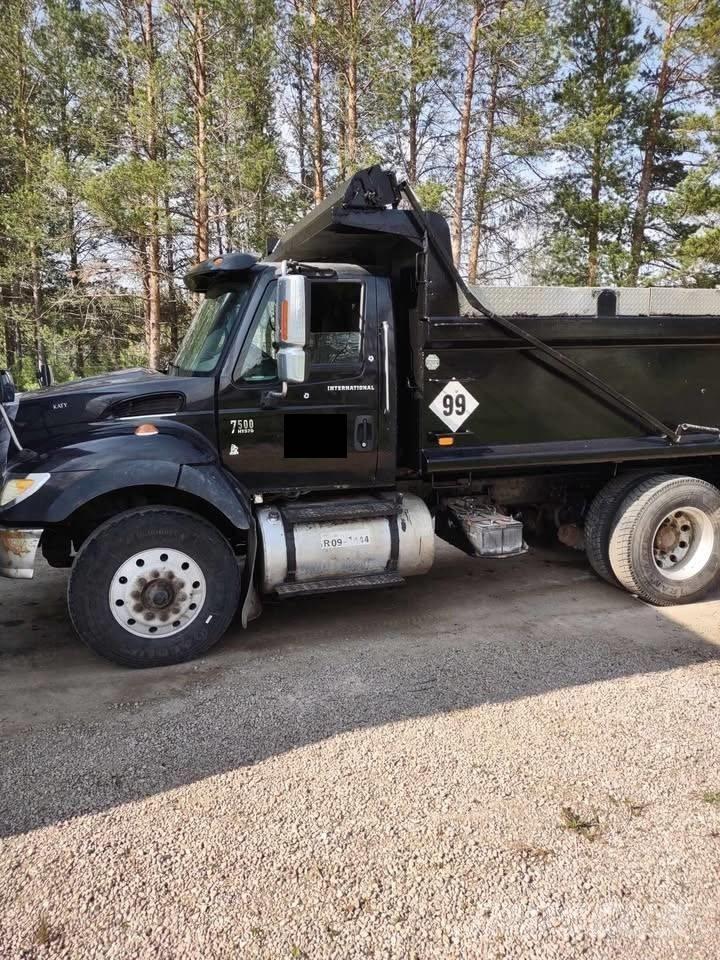 International 7500 Самосвал