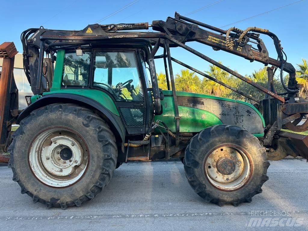 Valtra T130 Горски трактори