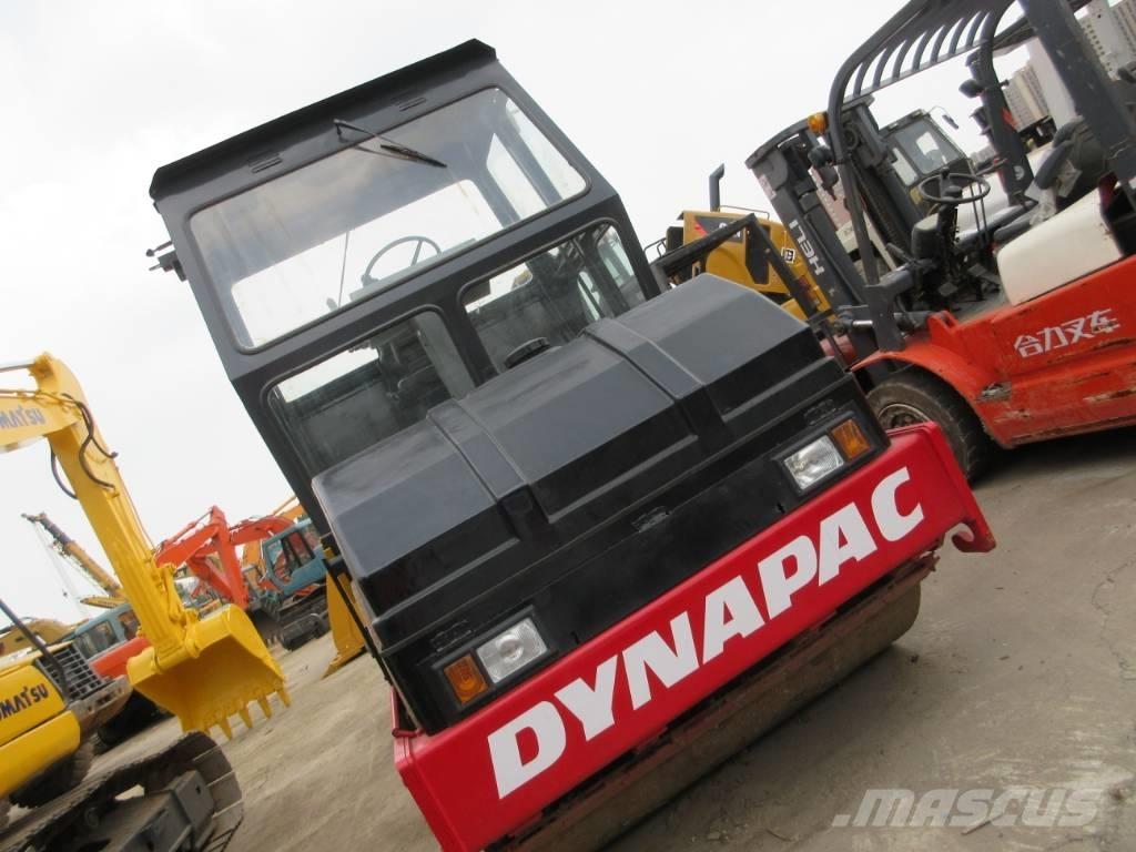 Dynapac CC 421 Двойни барабанни ролки
