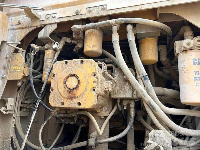 CAT 374 LME Специални екскаватори