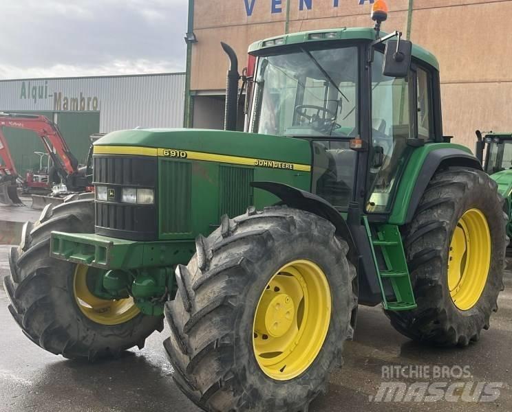 John Deere 6910 Трактори
