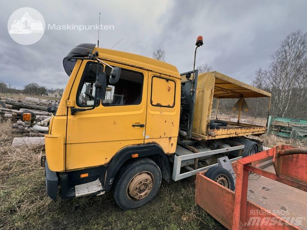 Mercedes-Benz 1117 L Камиони с кран с кука