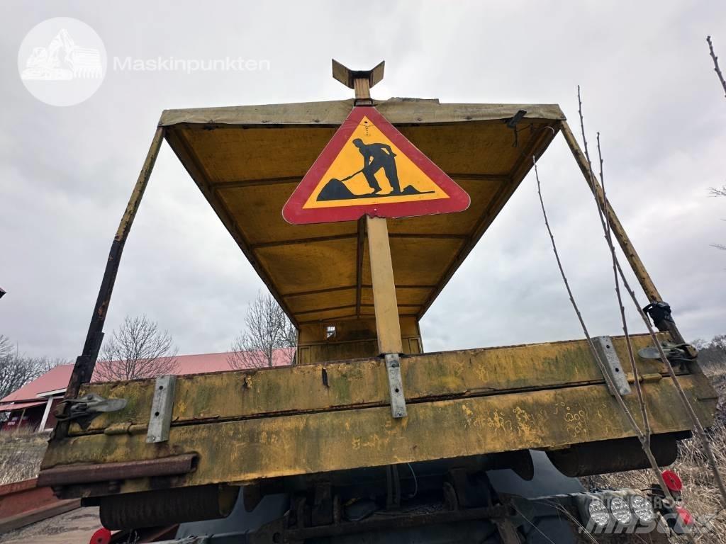 Mercedes-Benz 1117 L Камиони с кран с кука