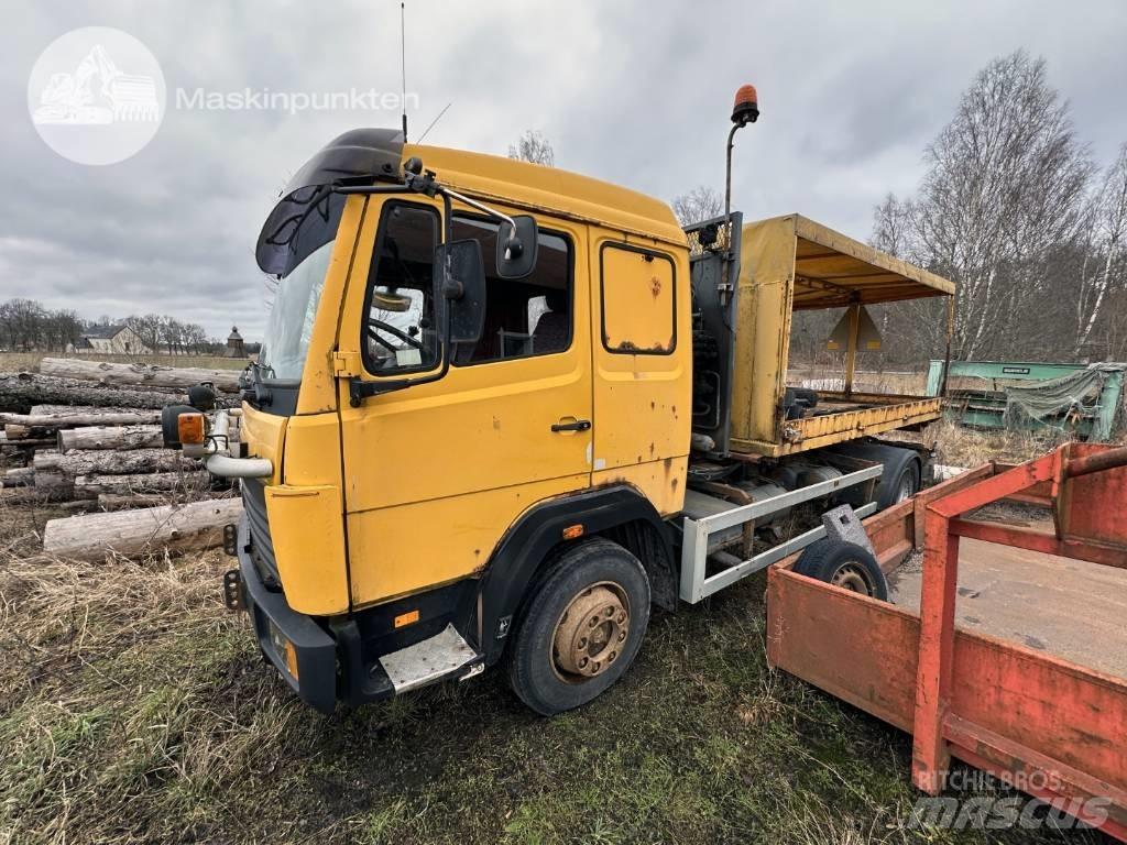 Mercedes-Benz 1117 L Камиони с кран с кука