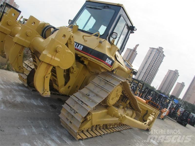 CAT D6R Верижни булдозери

