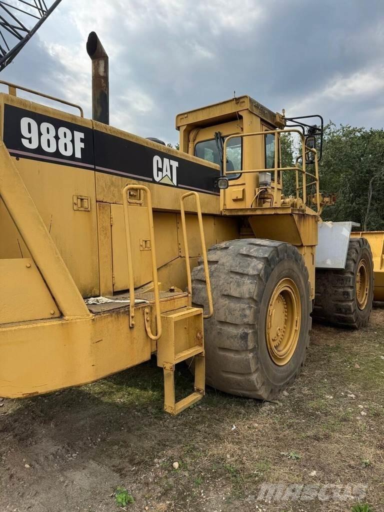 CAT 988F Колесни товарачи
